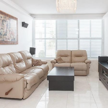 Vip Apartment Bat Yam Rom bilde
