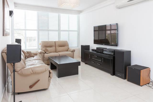 Vip Apartment Bat Yam Rom bilde