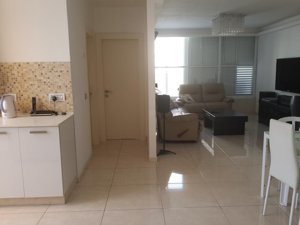 Vip Apartment Bat Yam Rom bilde