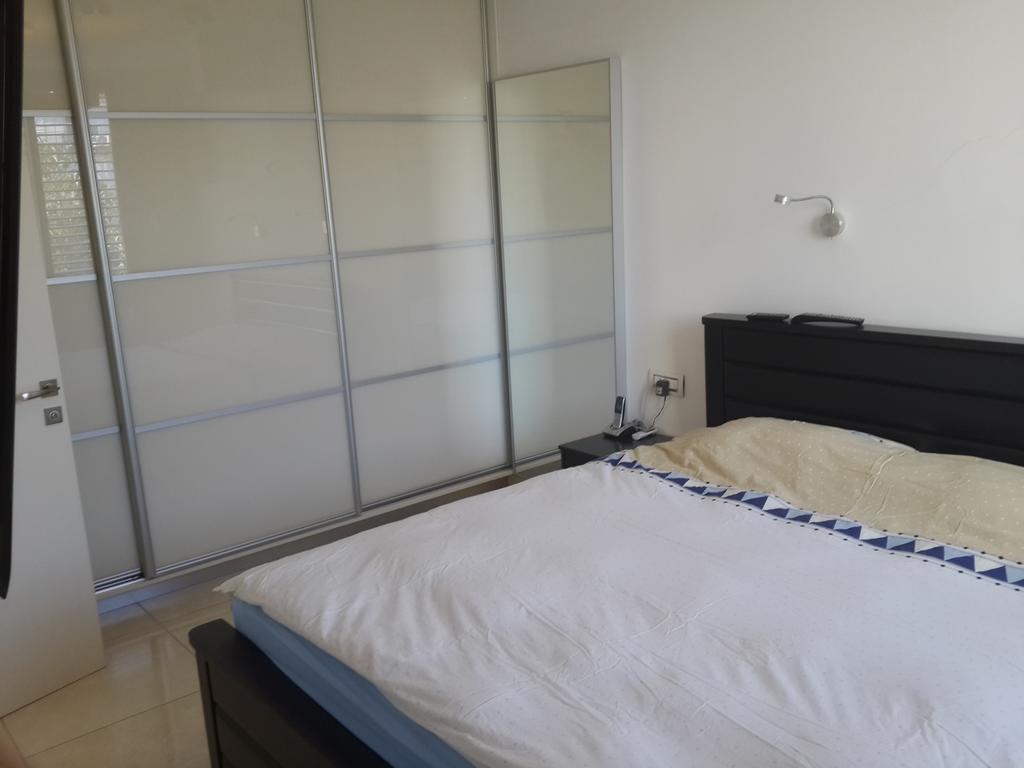 Vip Apartment Bat Yam Rom bilde